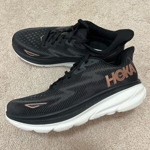 Hoka Clifton 9
